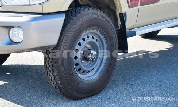 Buy Import Toyota Land Cruiser Beige Car in Import - Dubai in A'ana Buy Import Toyota Land Cruiser Beige Car in Import - Dubai in A'ana