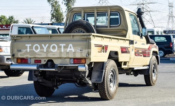Buy Import Toyota Land Cruiser Beige Car in Import - Dubai in A'ana Buy Import Toyota Land Cruiser Beige Car in Import - Dubai in A'ana