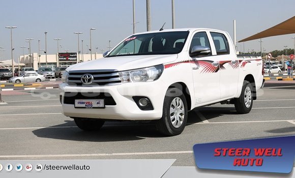 Acheter Import Voiture Toyota Hilux Blanc à Import - Dubai, A'ana Acheter Import Voiture Toyota Hilux Blanc à Import - Dubai, A'ana