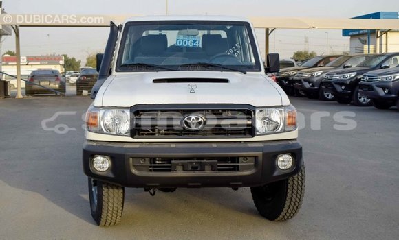Buy Import Toyota Pickup White Car in Import - Dubai in A'ana Buy Import Toyota Pickup White Car in Import - Dubai in A'ana