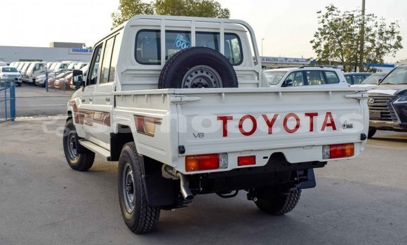 Buy Import Toyota Pickup White Car in Import - Dubai in A'ana Buy Import Toyota Pickup White Car in Import - Dubai in A'ana