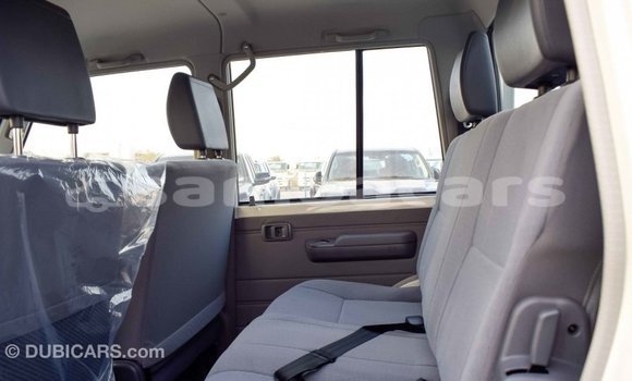 Buy Import Toyota Pickup White Car in Import - Dubai in A'ana Buy Import Toyota Pickup White Car in Import - Dubai in A'ana
