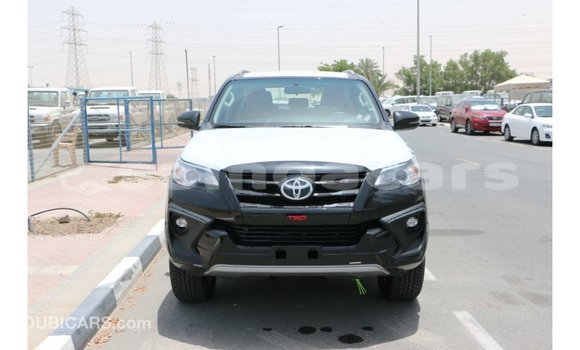 Acheter Import Voiture Toyota Fortuner Noir à Import - Dubai, A'ana Acheter Import Voiture Toyota Fortuner Noir à Import - Dubai, A'ana