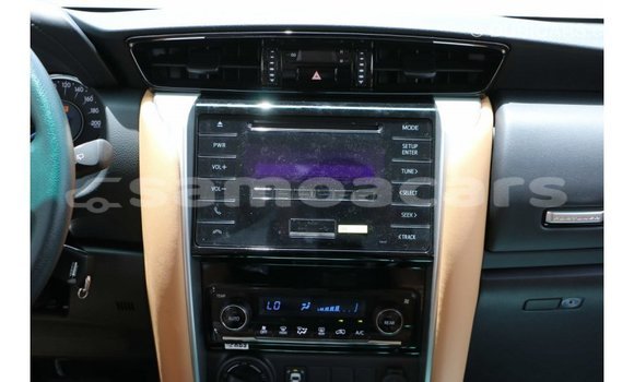 Acheter Import Voiture Toyota Fortuner Noir à Import - Dubai, A'ana Acheter Import Voiture Toyota Fortuner Noir à Import - Dubai, A'ana