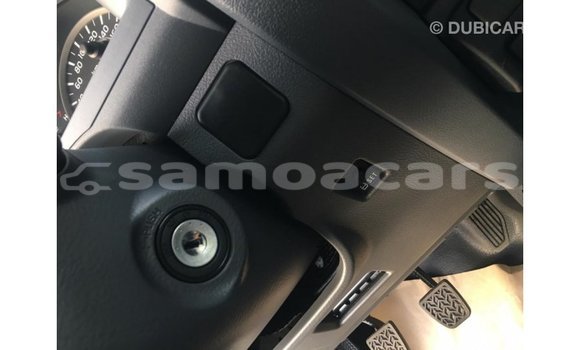 Acheter Import Voiture Toyota Land Cruiser Blanc à Import - Dubai, A'ana Acheter Import Voiture Toyota Land Cruiser Blanc à Import - Dubai, A'ana