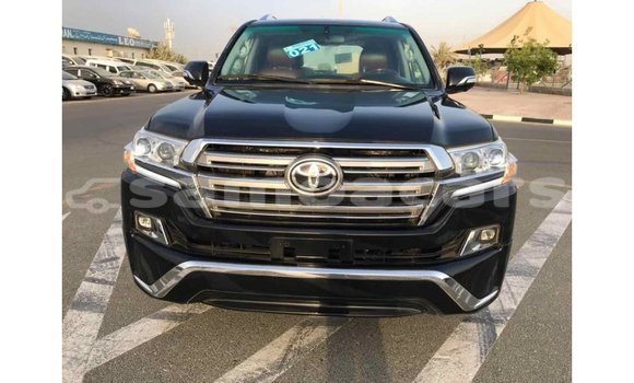 Acheter Import Voiture Toyota Land Cruiser Noir à Import - Dubai, A'ana Acheter Import Voiture Toyota Land Cruiser Noir à Import - Dubai, A'ana