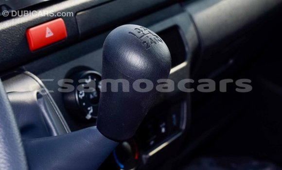 Buy Import Toyota Hiace White Car in Import - Dubai in A'ana Buy Import Toyota Hiace White Car in Import - Dubai in A'ana